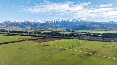 İHA 'nın geniş tarım ve tarım alanı perspektifi Güney Adası NZ' nin göbeğinde.