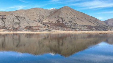 Emma Gölü, Yeni Zelanda 'nın Canterbury kentinde Hakatere Koruma Parkı' nda bulunan küçük bir göldür. Clearwater Gölü 'ne çok yakın.