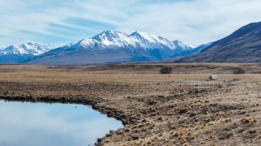 Emma Gölü, Yeni Zelanda 'nın Canterbury kentinde Hakatere Koruma Parkı' nda bulunan küçük bir göldür. Clearwater Gölü 'ne çok yakın.