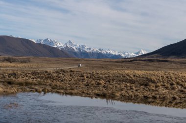 Emma Gölü, Yeni Zelanda 'nın Canterbury kentinde Hakatere Koruma Parkı' nda bulunan küçük bir göldür. Clearwater Gölü 'ne çok yakın.