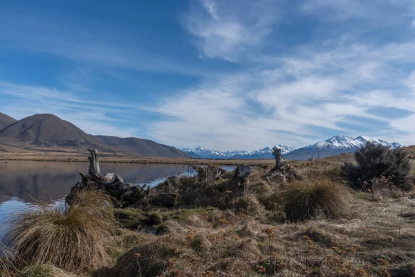Emma Gölü, Yeni Zelanda 'nın Canterbury kentinde Hakatere Koruma Parkı' nda bulunan küçük bir göldür. Clearwater Gölü 'ne çok yakın.