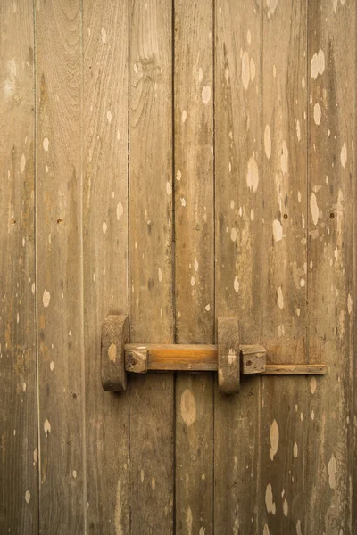Traditionelle Tür aus Teakholz — Stockfoto