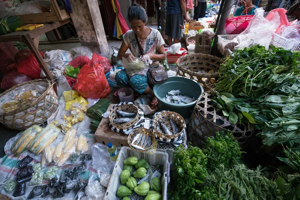 Obchodní aktivity v Ubud, ostrov Bali. — Stock fotografie