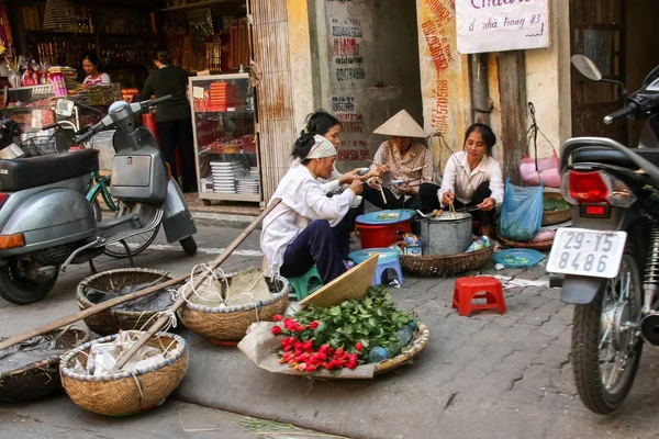 Street vendors stops for the morning tea — Stock Photo, Image