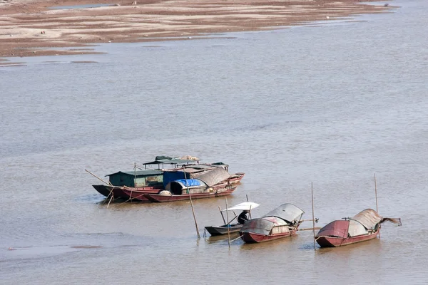 Barcos de pesca tradicionais vietnamitas — Fotografia de Stock