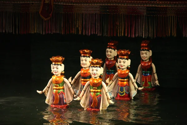 Spectacle vietnamien de marionnettes aquatiques — Photo