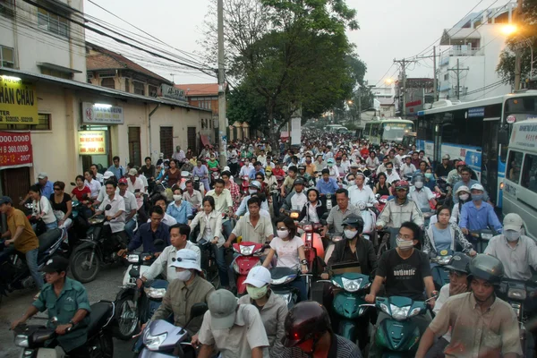 Busy streets Ho Chi Minh City, Vietnam. — Stock Photo, Image