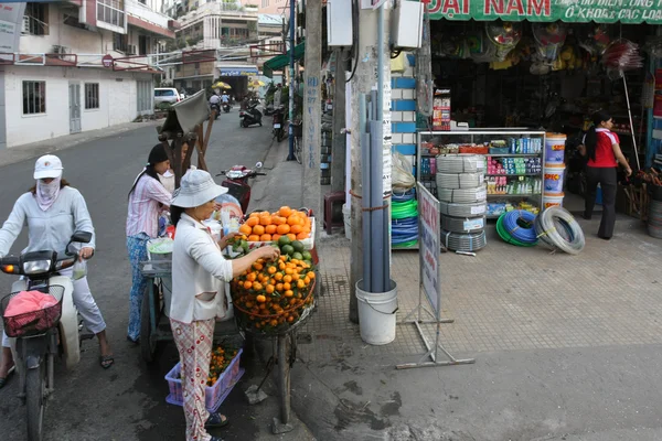 Vânzătorii stradali care vând fructe — Fotografie, imagine de stoc