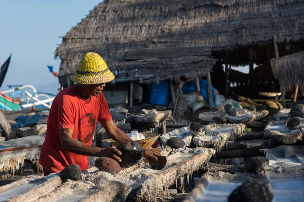 Sea salt tillverkning, ön bali — Stockfoto