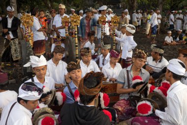 nyaben töreni, bali Adası