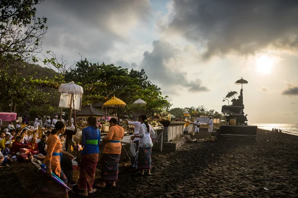 Nyaben obřad, ostrov bali — Stock fotografie