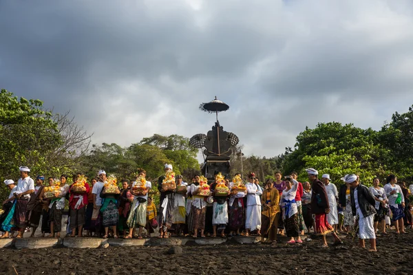 Nyaben obřad, ostrov bali — Stock fotografie