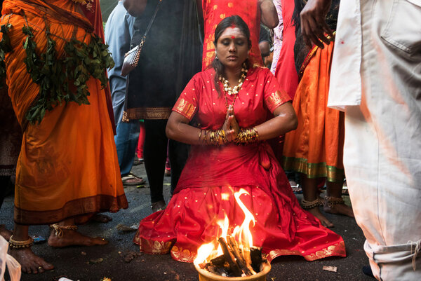 Тайпусам в пещерах Бату, Куала-Лумпур, Малайзия
