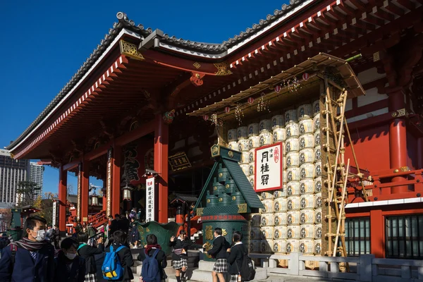 Sensoji (Asakusa Kannon Temple) located in Asakusa, Tokyo . — стоковое фото