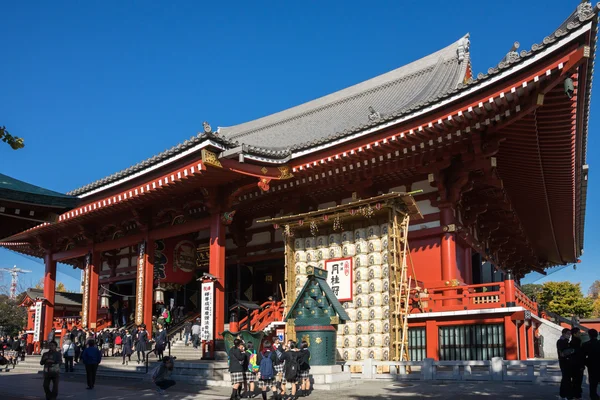 Sensoji (Templo Asakusa Kannon) localizado em Asakusa, Tóquio . — Fotografia de Stock