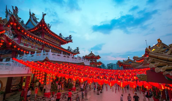 Thean Houtempel in Kuala Lumpur's nachts tijdens het Chinese Nieuwjaar — Stockfoto