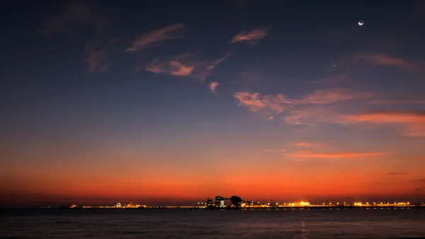 Ηλιοβασίλεμα στην παραλία νιρβάνα — Φωτογραφία Αρχείου