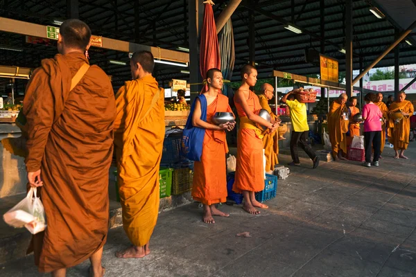 Monjes budistas no identificados — Foto de Stock