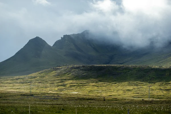 Iceland montanhas paisagem — Fotografia de Stock