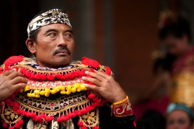 Bali dili dans performansı