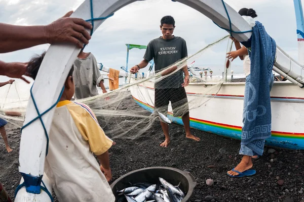 Rybáři v Kusambě, ostrov Bali — Stock fotografie