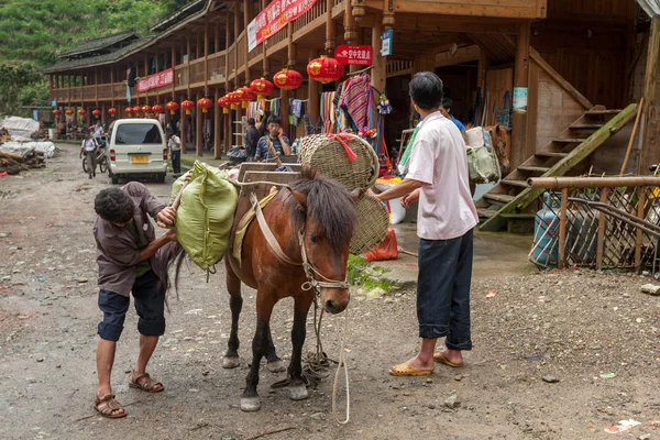 Viver das tribos minoritárias étnicas Yao em Longji, China . — Fotografia de Stock