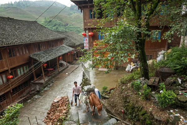 Viver das tribos minoritárias étnicas Yao em Longji, China . — Fotografia de Stock