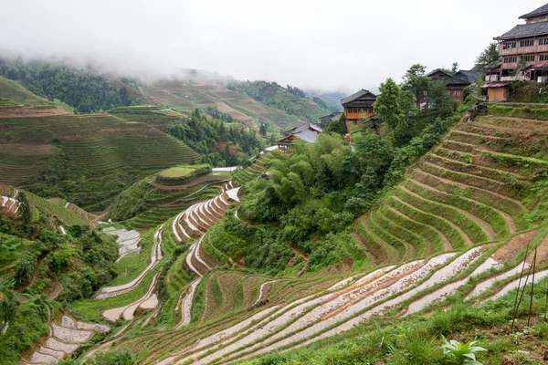 Casa de la tribu étnica Yao en Longji, China . — Foto de Stock