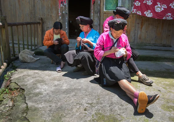 Povoado da minoria étnica de Yao na província de Guangxi, China — Fotografia de Stock