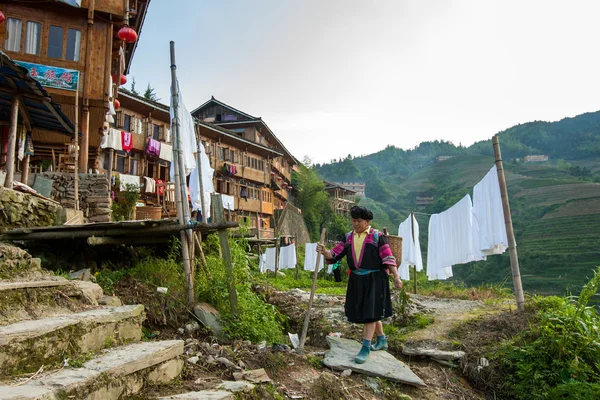 Povoado da minoria étnica de Yao na província de Guangxi, China — Fotografia de Stock