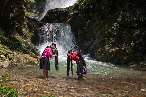 Donne di minoranza etnica Red Yao . — Foto Stock