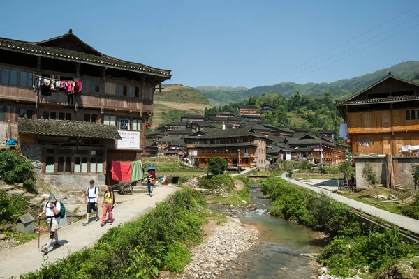 Villaggio di minoranza etnica Yao nella provincia del Guangxi, Cina . — Foto Stock