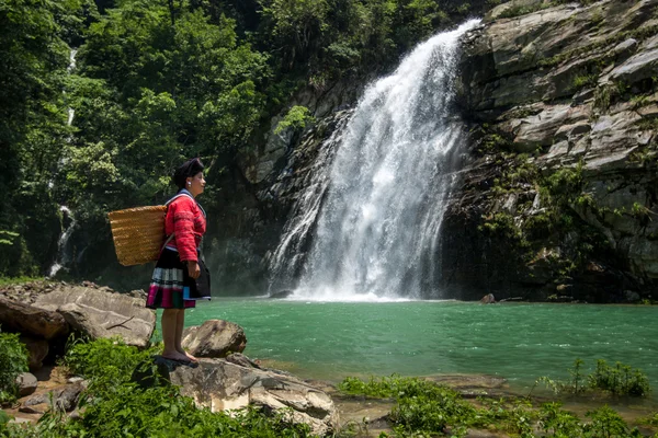 红瑶少数民族妇女. — 图库照片