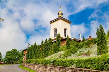 Ukrayna 'nın Ternopil bölgesindeki Buchach şehrindeki Kutsal Haç' ın Yüceltilmesi Manastırı 'nın şapeli Basilian manastırıdır. Turizm merkezi