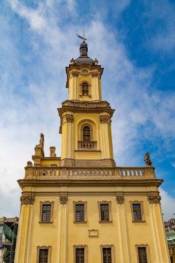 Güzel eski Buchach Belediye Binası, mimar Bernard Meretyn ve heykeltıraş Johann Georg Pinsel 'in ortak çalışması. Buchach City 'ye yakın çekim. Batı Ukrayna. 