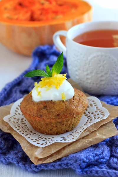 Pumpkin muffins with lemon sauce — Stock Photo, Image