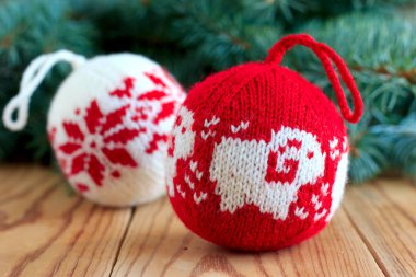 Örme topları için Noel ağacı süsle