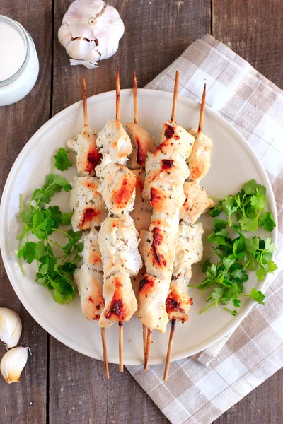 Kipfilet barbecue met yoghurt en knoflook Rechtenvrije Stockafbeeldingen