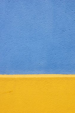 duvar boyalı mavi ve sarı bir