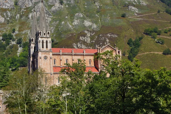 Basílica de Covadonga d — Fotografia de Stock