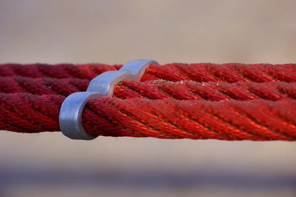 Piros kötél és fém rész 2 — Stock Fotó