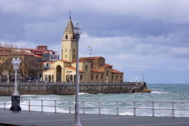 Denize mesafe 2 ile kilise