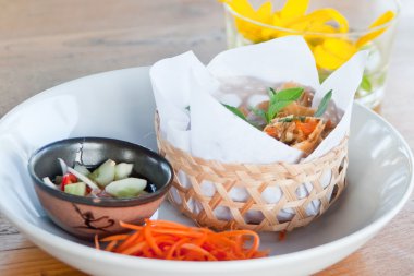 çanak ile sebze kızarmış böreği