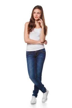 Boş kopya alanı, tam uzunlukta, beyaz arka plan üzerinde izole tarafında isteyen düşünme genç güzel kadın