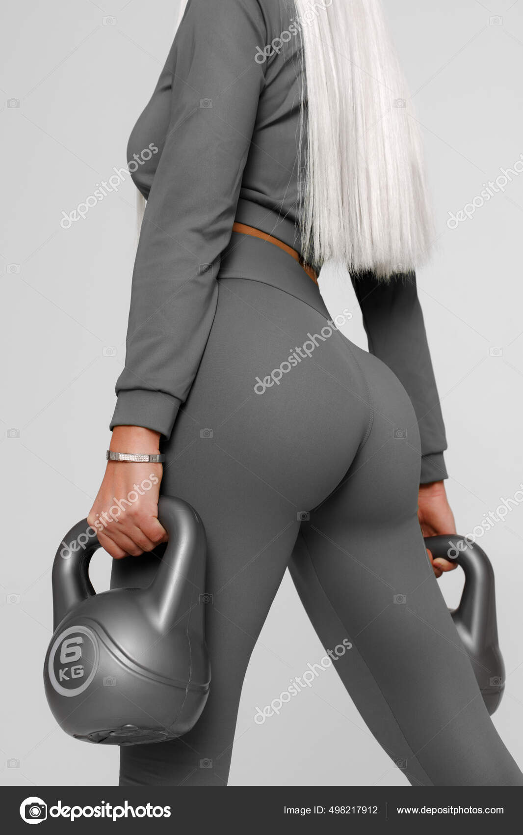 Fitness Woman Leggings Beautiful Buttocks Sporty Booty Stock Photo by  ©Nikolas_jkd 498217912