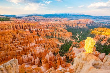 Bryce Kanyonu 'nda kırmızı hudu oluşumları