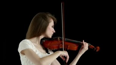 Siyah bir zemin üzerine beyaz kemancı kız.