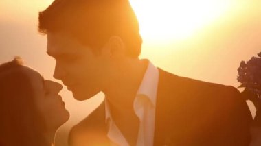 gün batımında sevenler