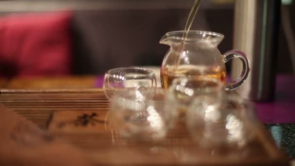 Чайная церемония в кафе — стоковое видео