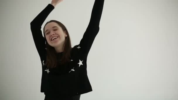 Attractive teenager girl cheering and joyful. Slow motion — Stock Video